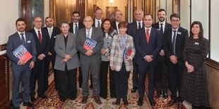 El Dr. Boi Ruiz modera mesa redonda sobre innovación biomédica en el Senado