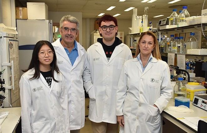 Investigador de la UCV avanza en terapias innovadoras contra el SIDA