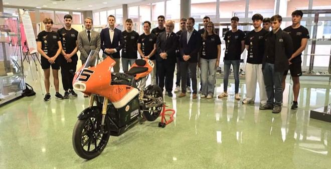 El equipo EPS UJA Team revela su moto para MotoStudent 2025 en Motorland Aragón