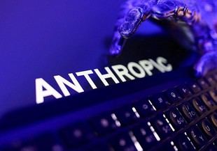 EE.UU. elimina restricciones a la IA avanzada de Anthropic