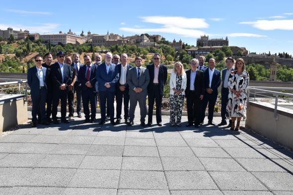 Apoyo del Gobierno de Castilla-La Mancha a la planta de microchips y paneles solares en Socuéllamos