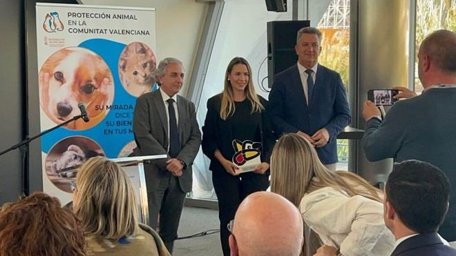 El Hospital Clínico Veterinario CEU recibe un premio por su compromiso ambiental