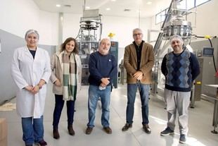 Ricardo Curutchet destaca la innovación social en su visita a las fábricas de la Universidad Nacional de La Plata