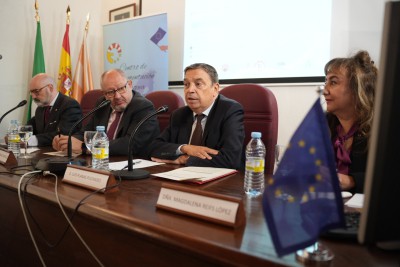 Luis Planas cierra el XXXVI Curso Superior de Estudios Europeos en Córdoba