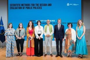 Banerjee destaca la importancia de la evidencia científica en la lucha contra desigualdades y pobreza en Europa