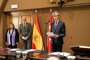 Alberto Galindo asume como decano de Medicina y presenta su plan de modernización