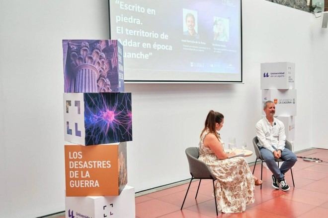 La Laguna presenta la exposición 'Escrito en piedra' sobre el patrimonio arqueológico canario