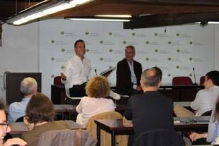 Presentan libro sobre periodismo deportivo y carreras de caballos en la CEU UAO