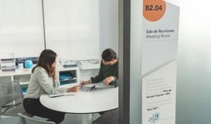 La Universidad Loyola implementa el Plan de Acción Tutorial para apoyar a nuevos estudiantes en 2025-2026