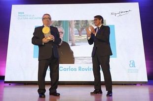 José Carlos Rovira recibe el Premio a la Trayectoria Cultural Miguel Hernández 2025