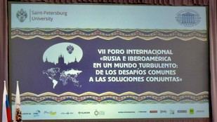 Xavier Baró analiza el socialismo albanés en un foro internacional en Rusia