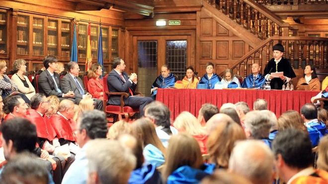 El rector defiende la universidad pública y su autonomía en la apertura del curso académico 2025-2026