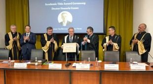 Guillermo Cisneros, exrector de la UPM, recibe el Doctor Honoris Causa en Bucarest