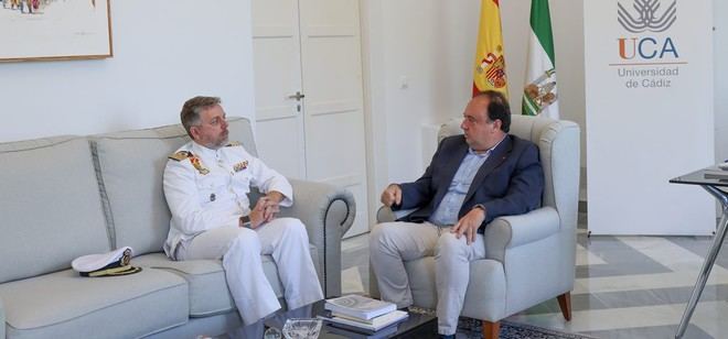 El rector de la Universidad de Cádiz se reúne con el nuevo director del Instituto Hidrográfico