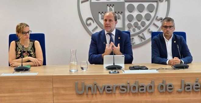 El Rector de la UJA defiende la implantación del Grado en Ingeniería Biomédica ante la Junta de Andalucía