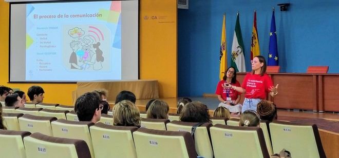 UCA impulsa el Proyecto Acompáñame 2025/26 para tutorización entre iguales