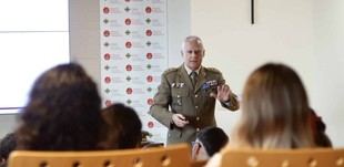 Charla sobre salud y deporte en las Fuerzas Armadas en Castellón
