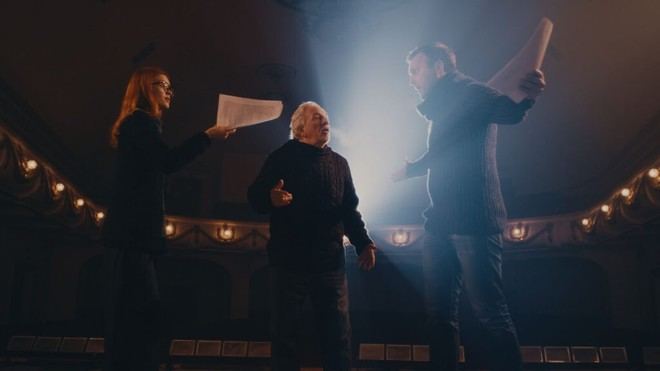 El teatro mejora el bienestar emocional en pacientes con párkinson, según un estudio de la UOC