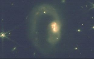 El telescopio James Webb identifica moléculas orgánicas en una galaxia distante