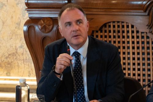 Emanuele Orsini recibe la Laurea ad honorem de la Universidad de Bolonia