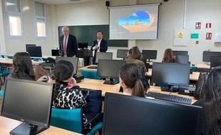 Empresarios de Extremadura comparten su experiencia con estudiantes universitarios