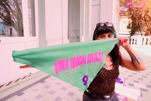 Arte feminista aborda la violencia de género en Casa del Tiempo