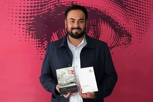 Hacer poesía es un acto de solidaridad, afirma Alí Calderón