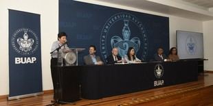 BUAP entrega constancias de capacitación a 83 servidores públicos