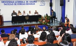 Reconocen a docentes de la UNACH por su aporte al nuevo modelo educativo