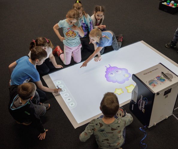 Epson y Knowla presentan soluciones innovadoras para el aprendizaje interactivo en aulas