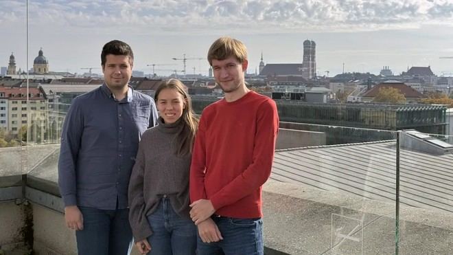 Equipo de TUM gana primer lugar en el concurso iCANX en Hong Kong con una innovadora gafas para personas sordas