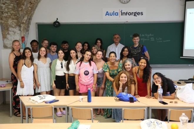 Estudiantes internacionales aprenden español y cultura en la UPCT