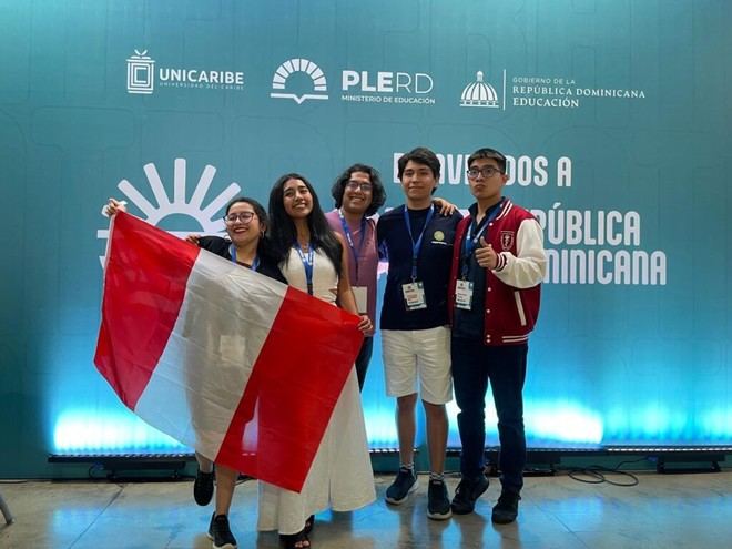 Estudiantes de Cayetano Heredia brillan en Campeonato Mundial de Debate