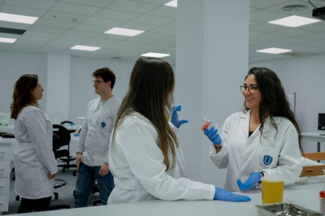 España necesita 100.000 enfermeras para alcanzar estándares europeos en atención sanitaria