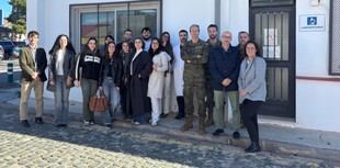 Estudiantes de Farmacia exploran la labor de farmacéuticos militares en Bétera