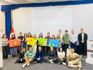 Estudiantes de la CEU UAO se involucran en un proyecto europeo sobre sostenibilidad en el Mediterráneo