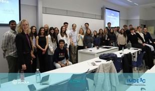 Estudiantes de la Universidad Loyola proponen soluciones innovadoras para Auara en un reto académico