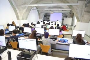 Estudiantes del IES Los Molinos participan en taller de ciberseguridad y visitan biotecnología en Cartagena