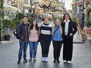 Estudiantes del VICOROB visitan la Universidad de Craiova tras ganar un Hackathon europeo
