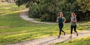 Obesidad se relaciona con síntomas más severos en la menopausia, según estudio