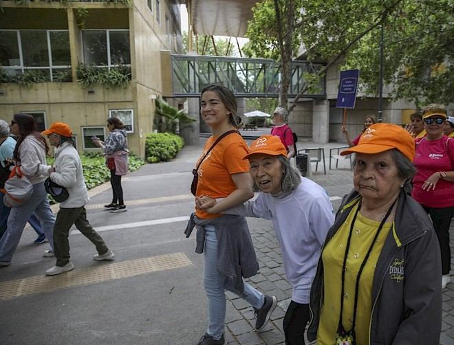 Chile enfrenta envejecimiento, baja natalidad y aumento de divorcios