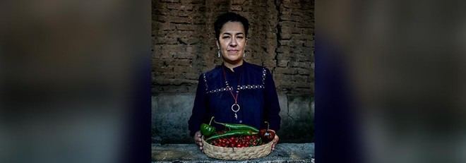 Araceli Aguilar recibe premio por su contribución a la etnobotánica