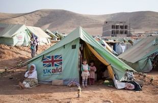 Expertes piden recuperar la equidad y solidaridad global tras recortes en ayuda humanitaria