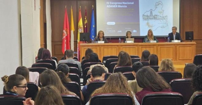 Aumentan los trastornos alimentarios en niños según expertos en congreso de UCAM