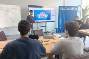 Charla en la UPCT sobre el concurso de emprendimiento de Red Bull con premio de 100.000 dólares