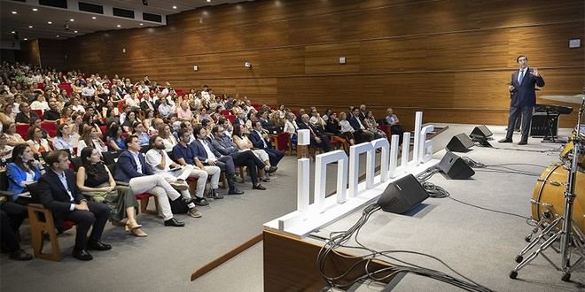 Premios Alumni 2025 destacan el talento y compromiso de exalumnos en UIC Barcelona