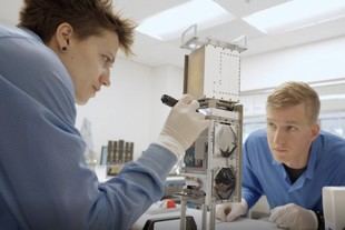 Nuevos satélites miniatura mejoran el seguimiento de huracanes y fenómenos meteorológicos