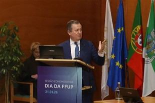 La FFUP celebra 105 años reflexionando sobre el futuro del medicamento