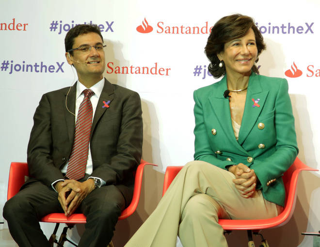 Francisco Mora, rector de la Universidad Politécnica de Valencia y vicepresidente de RedEmprendia y Ana Botín, presidenta de Banco Santander, durante el lanzamiento de Santander X.