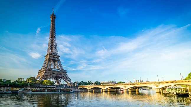 Rivales franceses consideran adquirir activos de SFR